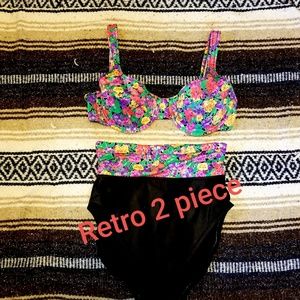 Vintage 1970s 2-piece swimsuit